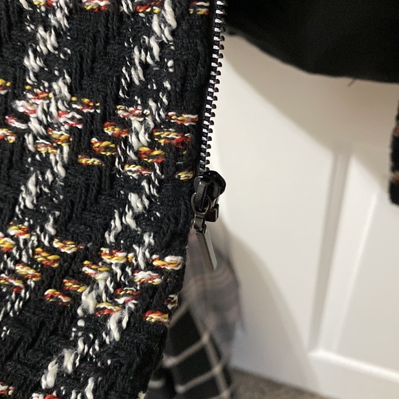 Zip up tweed long sleeve lined coat w/ pockets in yellow, red, white, & black - Picture 5 of 8